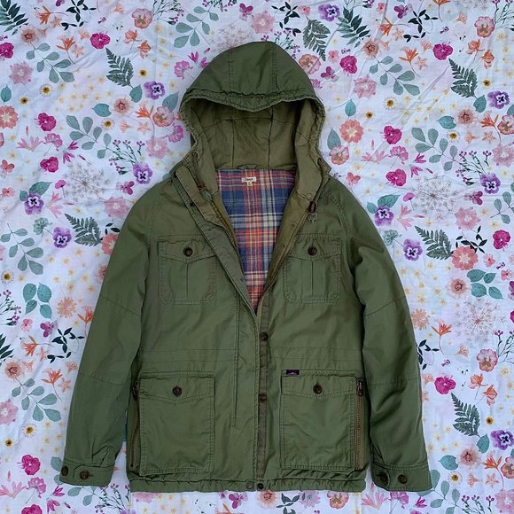 Faherty Jackets & Blazers - Faherty quilted, flannel lined, midweight hooded cabin coat parka